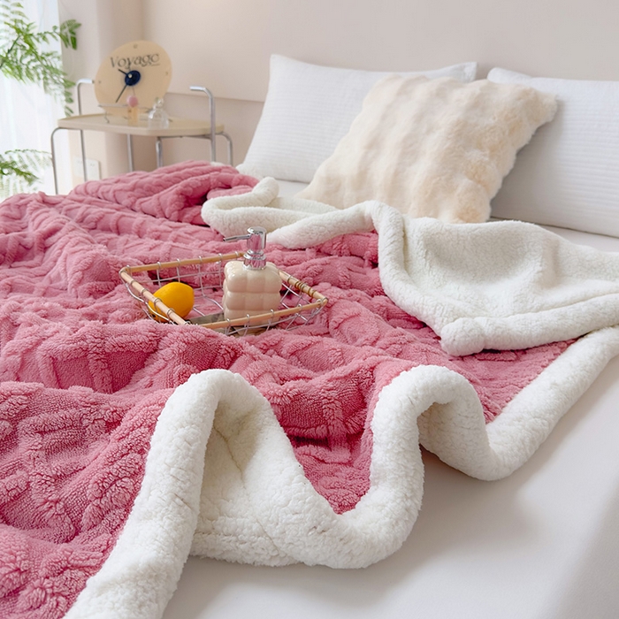 91家纺网 家纺一手货源 找家纺 柏薇 2024新款塔芙绒羊羔绒双层毛毯系列 豆沙粉