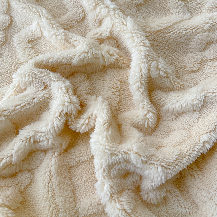 91家纺网 家纺一手货源 找家纺 柏薇 2024新款塔芙绒羊羔绒双层毛毯系列 米白色