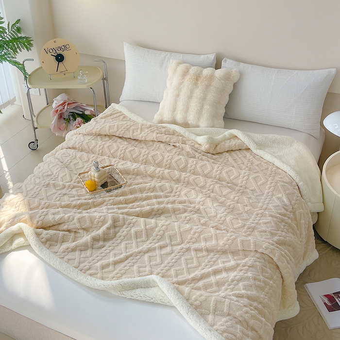 91家纺网 家纺一手货源 找家纺 柏薇 2024新款塔芙绒羊羔绒双层毛毯系列 米白色