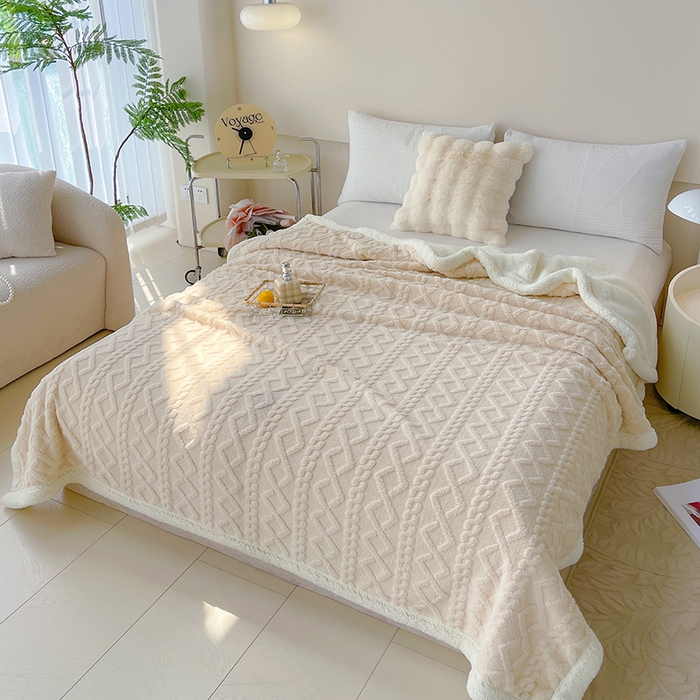 91家纺网 家纺一手货源 找家纺 柏薇 2024新款塔芙绒羊羔绒双层毛毯系列 米白色