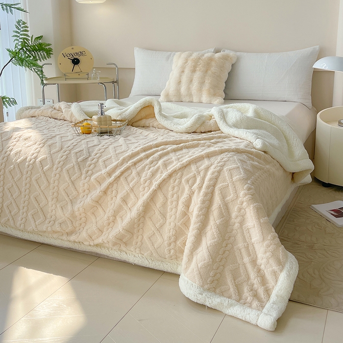 91家纺网 家纺一手货源 找家纺 柏薇 2024新款塔芙绒羊羔绒双层毛毯系列 米白色