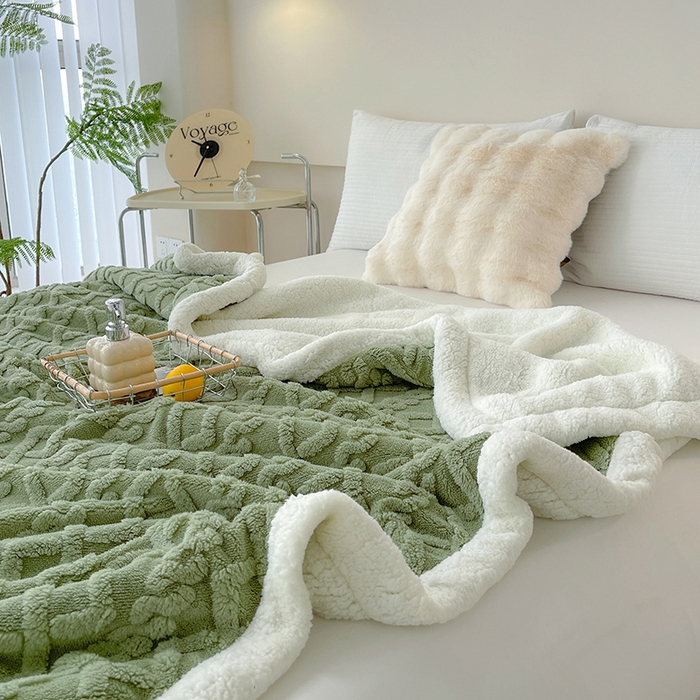 91家纺网 家纺一手货源 找家纺 柏薇 2024新款塔芙绒羊羔绒双层毛毯系列 抹茶绿