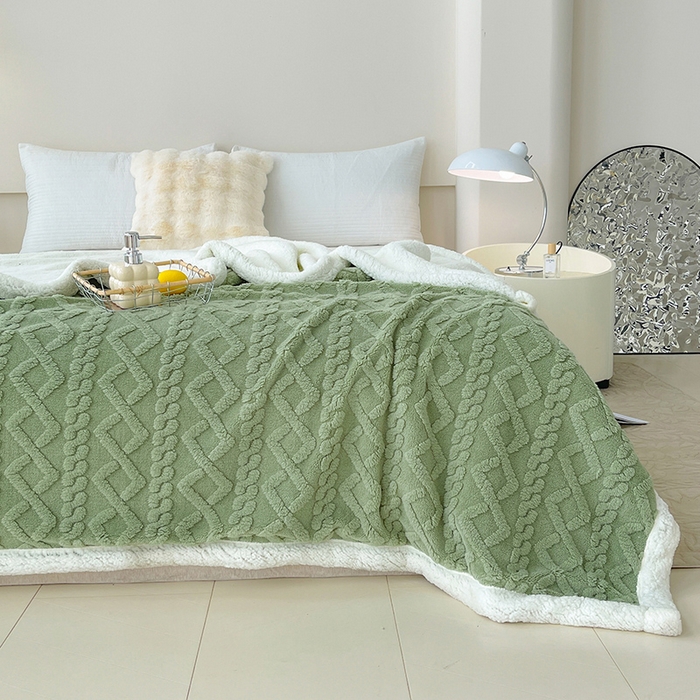 91家纺网 家纺一手货源 找家纺 柏薇 2024新款塔芙绒羊羔绒双层毛毯系列 抹茶绿