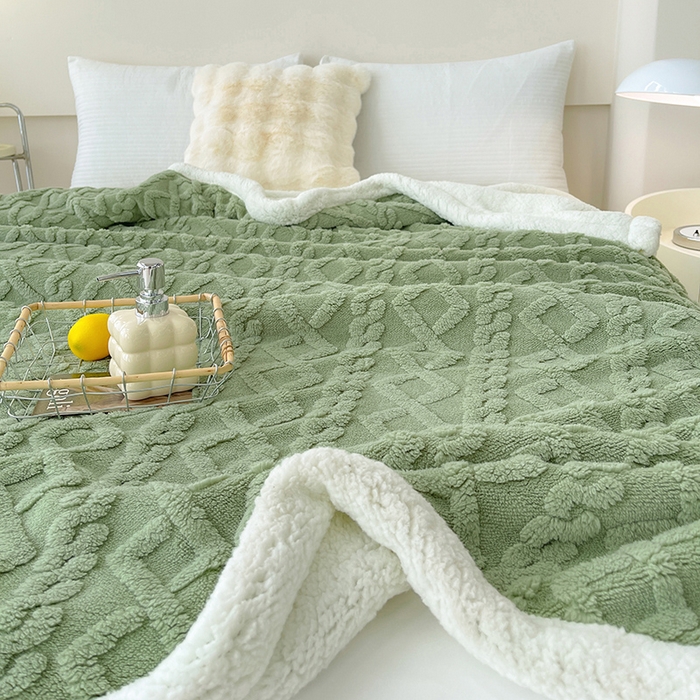 91家纺网 家纺一手货源 找家纺 柏薇 2024新款塔芙绒羊羔绒双层毛毯系列 抹茶绿