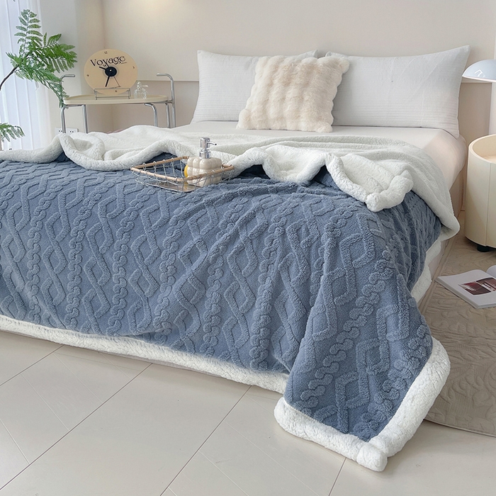 91家纺网 家纺一手货源 找家纺 柏薇 2024新款塔芙绒羊羔绒双层毛毯系列 晨雾蓝