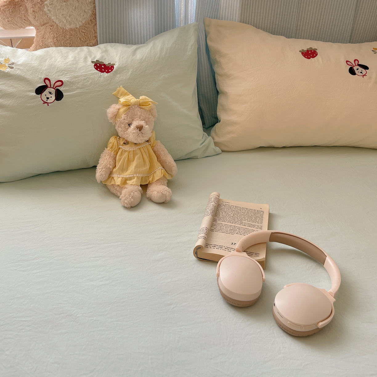 91家纺网 家纺一手货源 找家纺 轻奢坊 2025新款水洗棉可爱小元素绣花拼角工艺四件套 小元素白