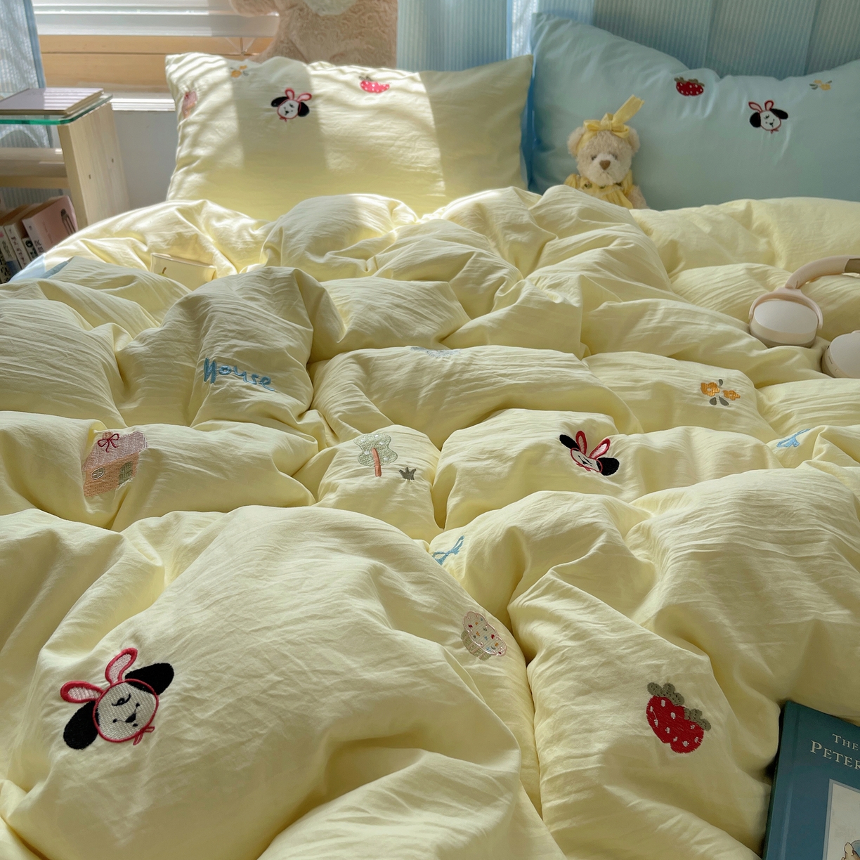 91家纺网 家纺一手货源 找家纺 轻奢坊 2025新款水洗棉可爱小元素绣花拼角工艺四件套 小元素黄