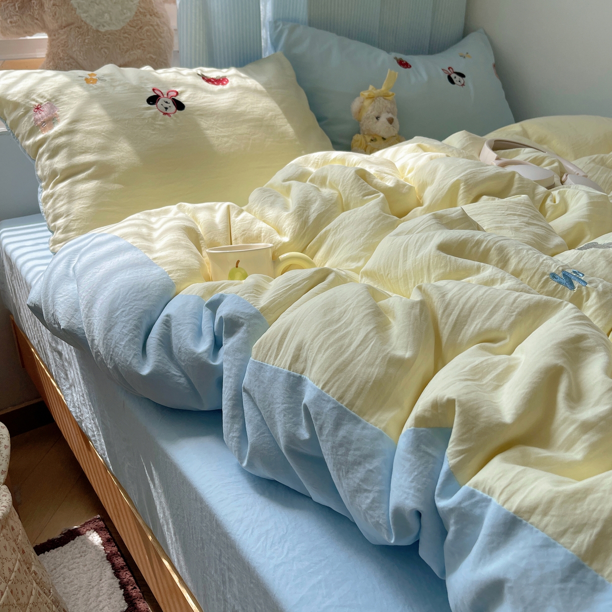 91家纺网 家纺一手货源 找家纺 轻奢坊 2025新款水洗棉可爱小元素绣花拼角工艺四件套 小元素黄