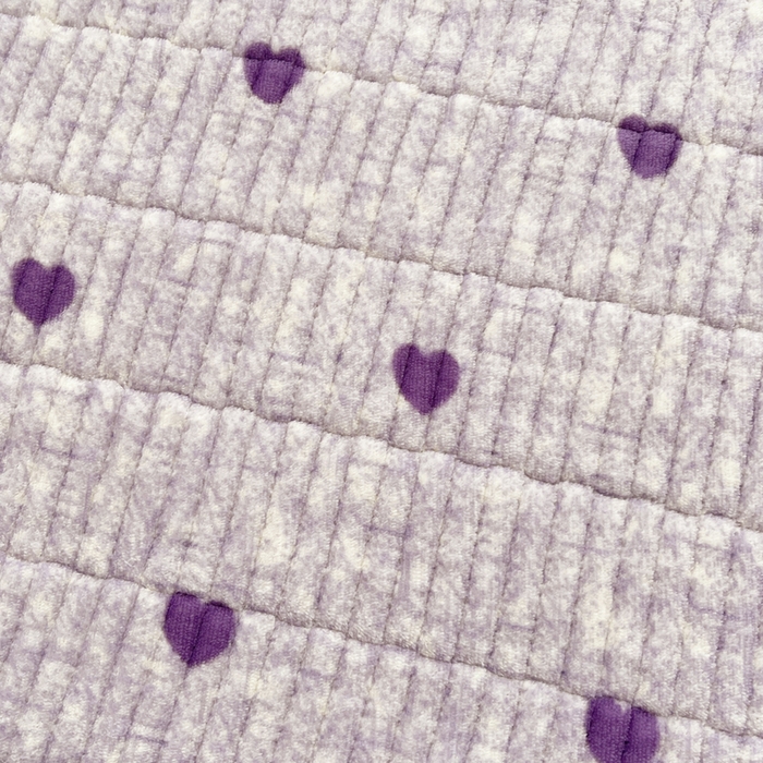 91家纺网 家纺一手货源 找家纺 梵朴 2025新款印花牛奶绒珊瑚绒夹棉直角包边款床盖榻榻米炕盖 紫爱心