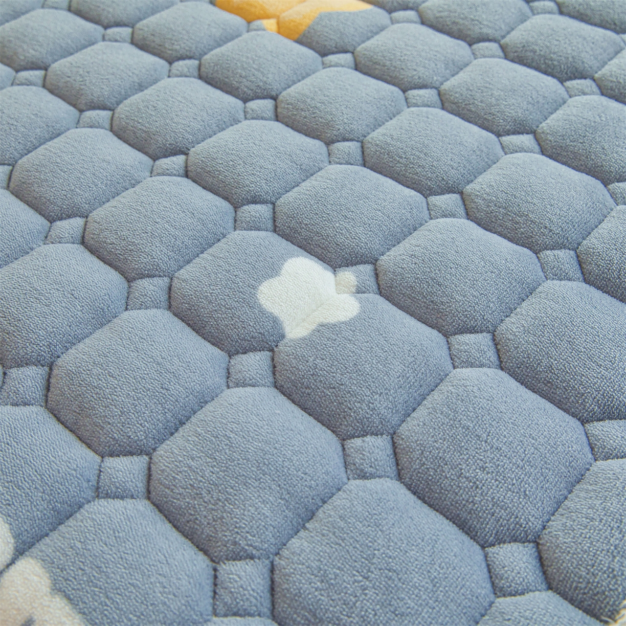 91家纺网 家纺一手货源 找家纺 雯豆家纺 2025新款牛奶绒床垫床护垫学生床褥子宿舍印花床褥铺底 牛奶绒床褥-筑梦星空