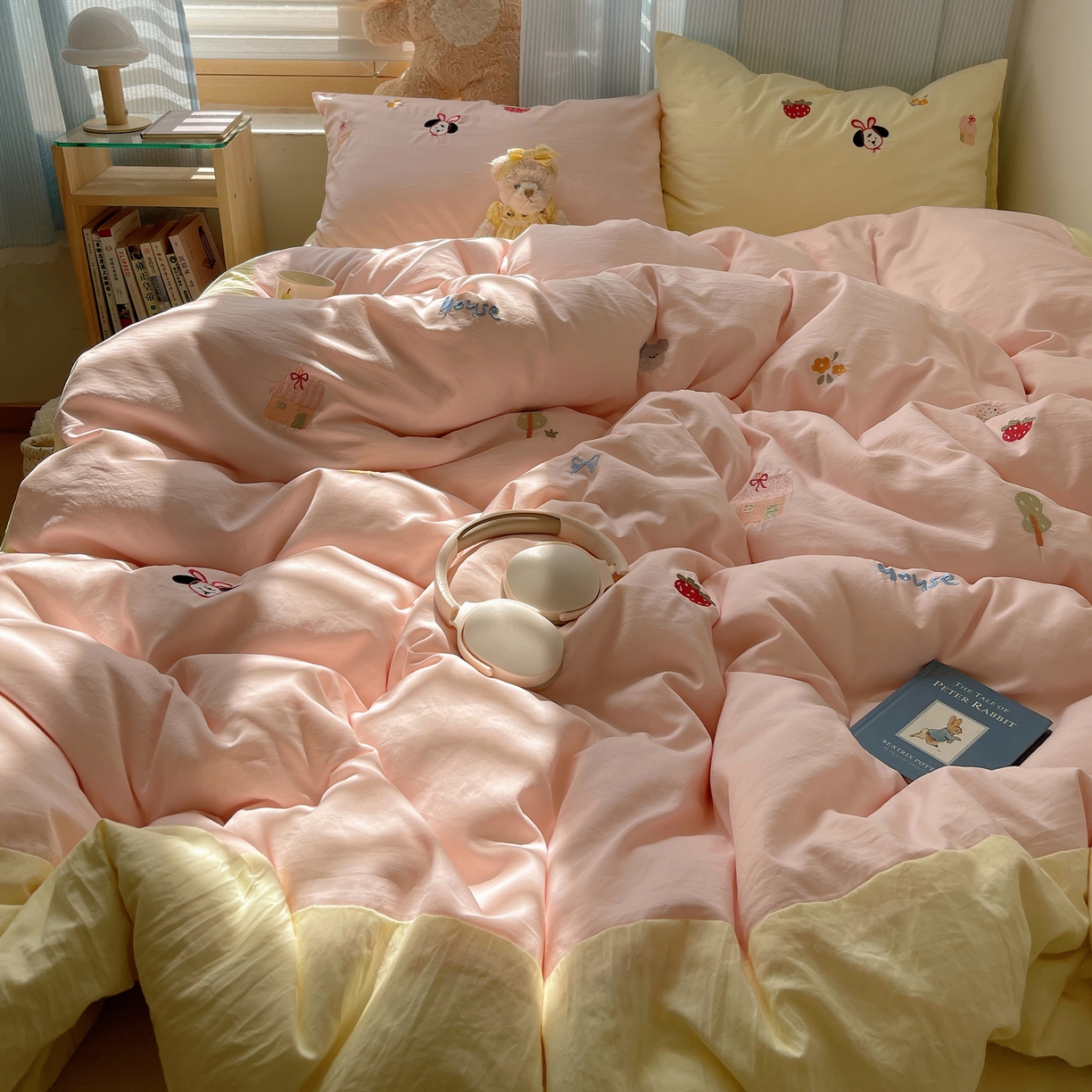 91家纺网 家纺一手货源 找家纺 （总）轻奢坊 2025新款水洗棉可爱小元素绣花拼角工艺四件套