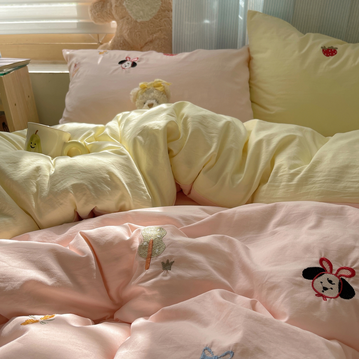 91家纺网 家纺一手货源 找家纺 （总）轻奢坊 2025新款水洗棉可爱小元素绣花拼角工艺四件套