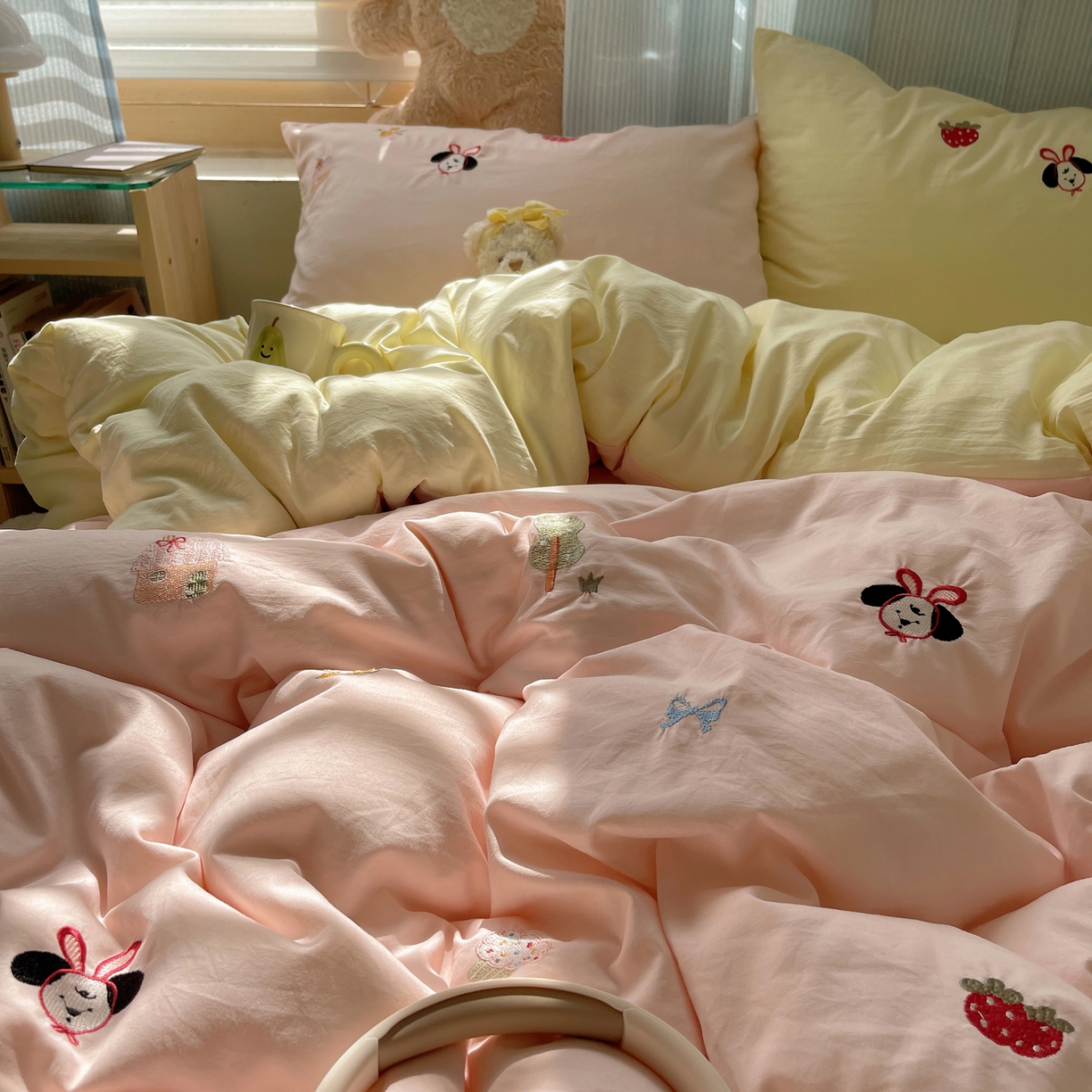 91家纺网 家纺一手货源 找家纺 （总）轻奢坊 2025新款水洗棉可爱小元素绣花拼角工艺四件套