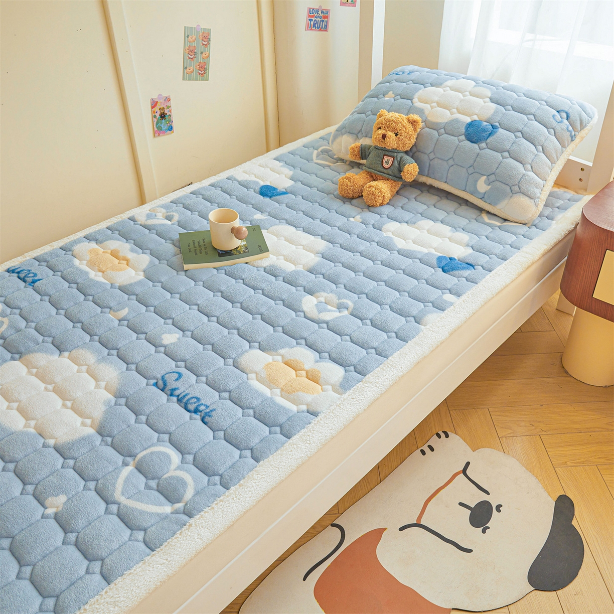 91家纺网 家纺一手货源 找家纺 雯豆家纺 2025新款牛奶绒床垫床护垫学生床褥子宿舍印花床褥铺底 牛奶绒床褥-爱心云