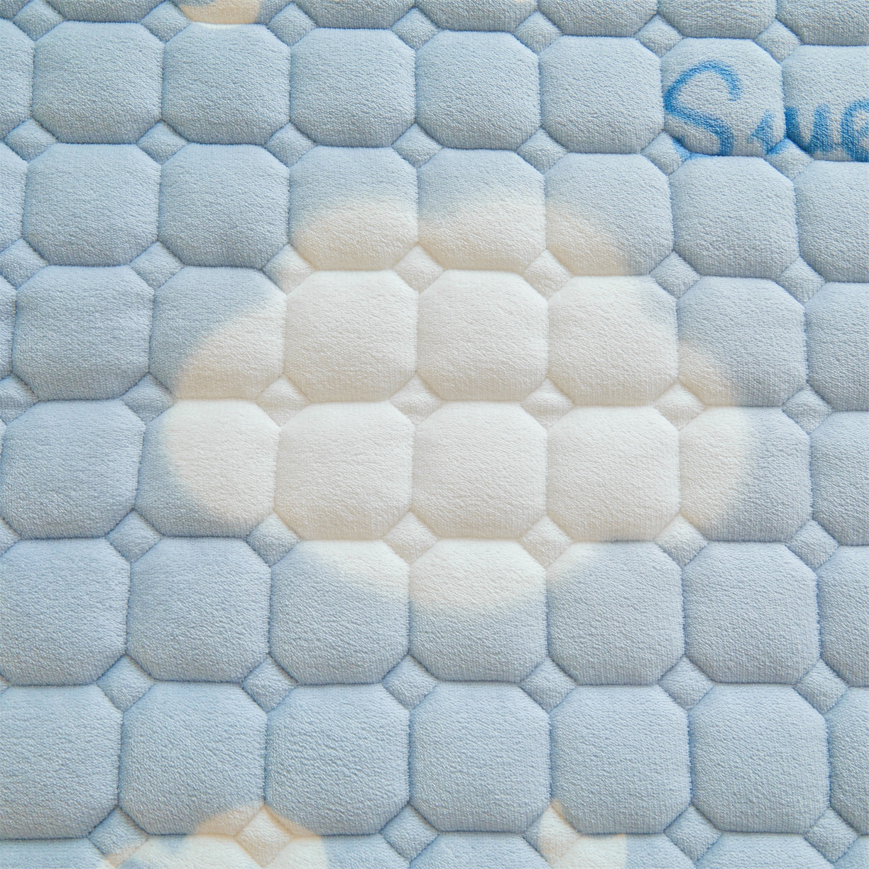 91家纺网 家纺一手货源 找家纺 雯豆家纺 2025新款牛奶绒床垫床护垫学生床褥子宿舍印花床褥铺底 牛奶绒床褥-爱心云