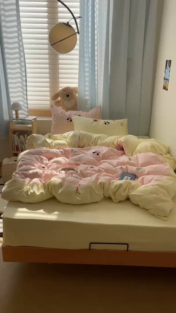 91家纺网 家纺一手货源 找家纺 （总）轻奢坊 2025新款水洗棉可爱小元素绣花拼角工艺四件套