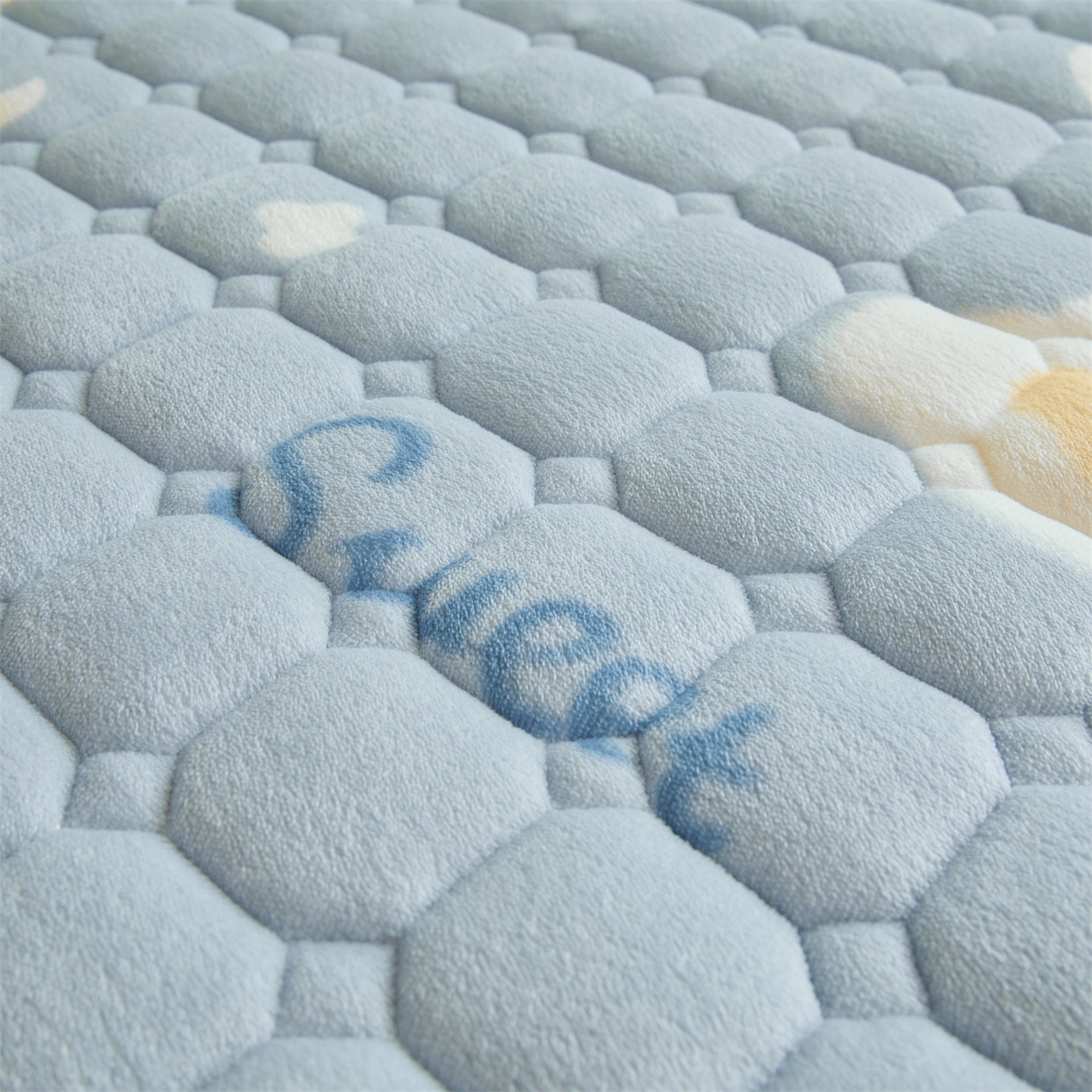 91家纺网 家纺一手货源 找家纺 雯豆家纺 2025新款牛奶绒床垫床护垫学生床褥子宿舍印花床褥铺底 牛奶绒床褥-爱心云