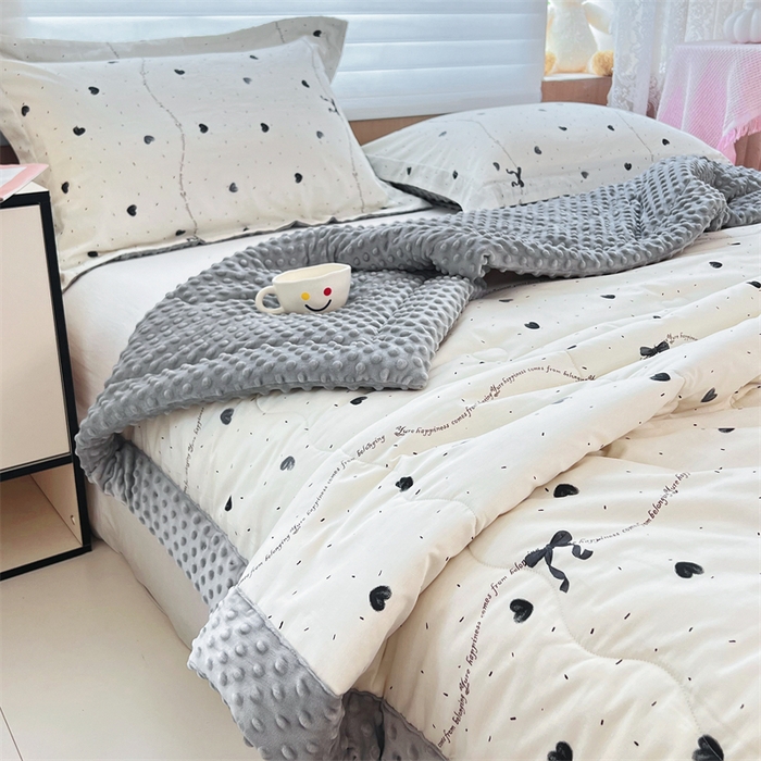 91家纺网 家纺一手货源 找家纺 柏薇 2025新款A类全棉纯棉豆豆绒被 被子被芯 爱心