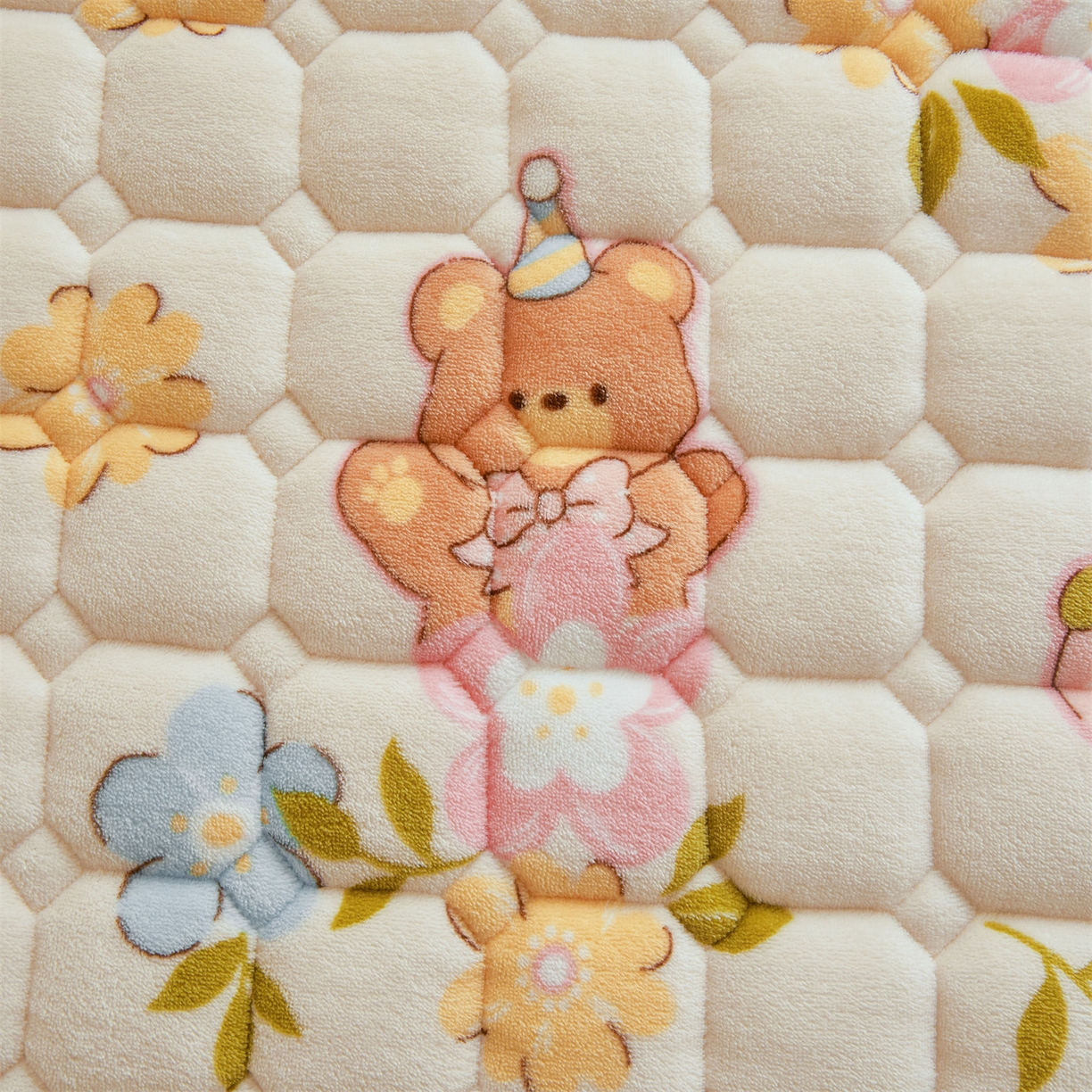 91家纺网 家纺一手货源 找家纺 雯豆家纺 2025新款牛奶绒床垫床护垫学生床褥子宿舍印花床褥铺底 牛奶绒床褥-彩色萌宠