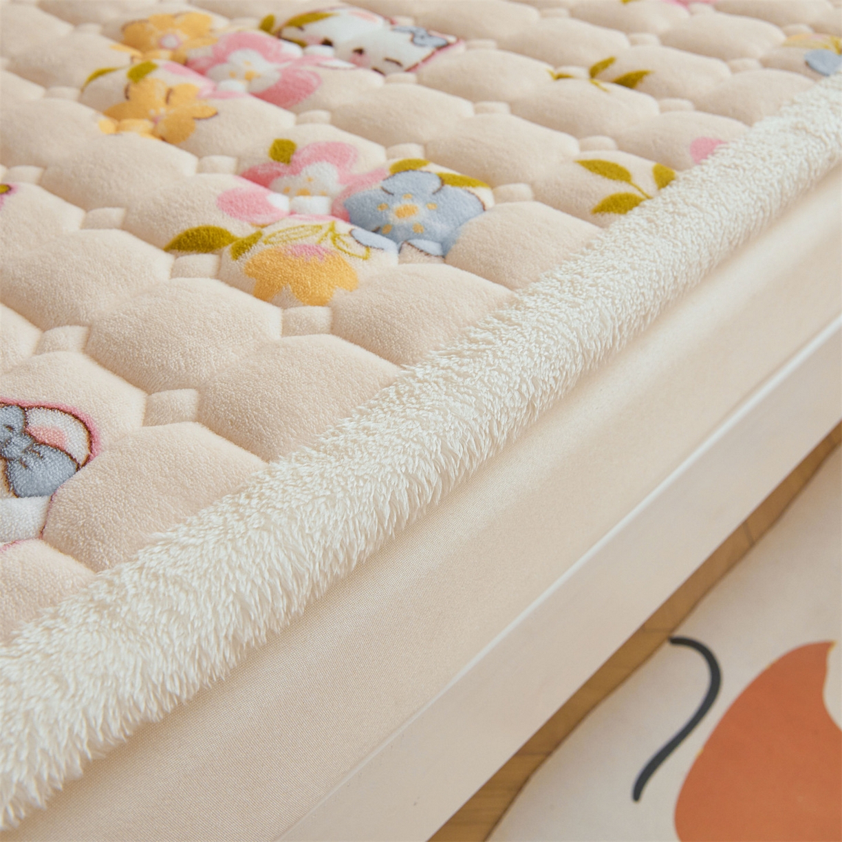 91家纺网 家纺一手货源 找家纺 雯豆家纺 2025新款牛奶绒床垫床护垫学生床褥子宿舍印花床褥铺底 牛奶绒床褥-彩色萌宠