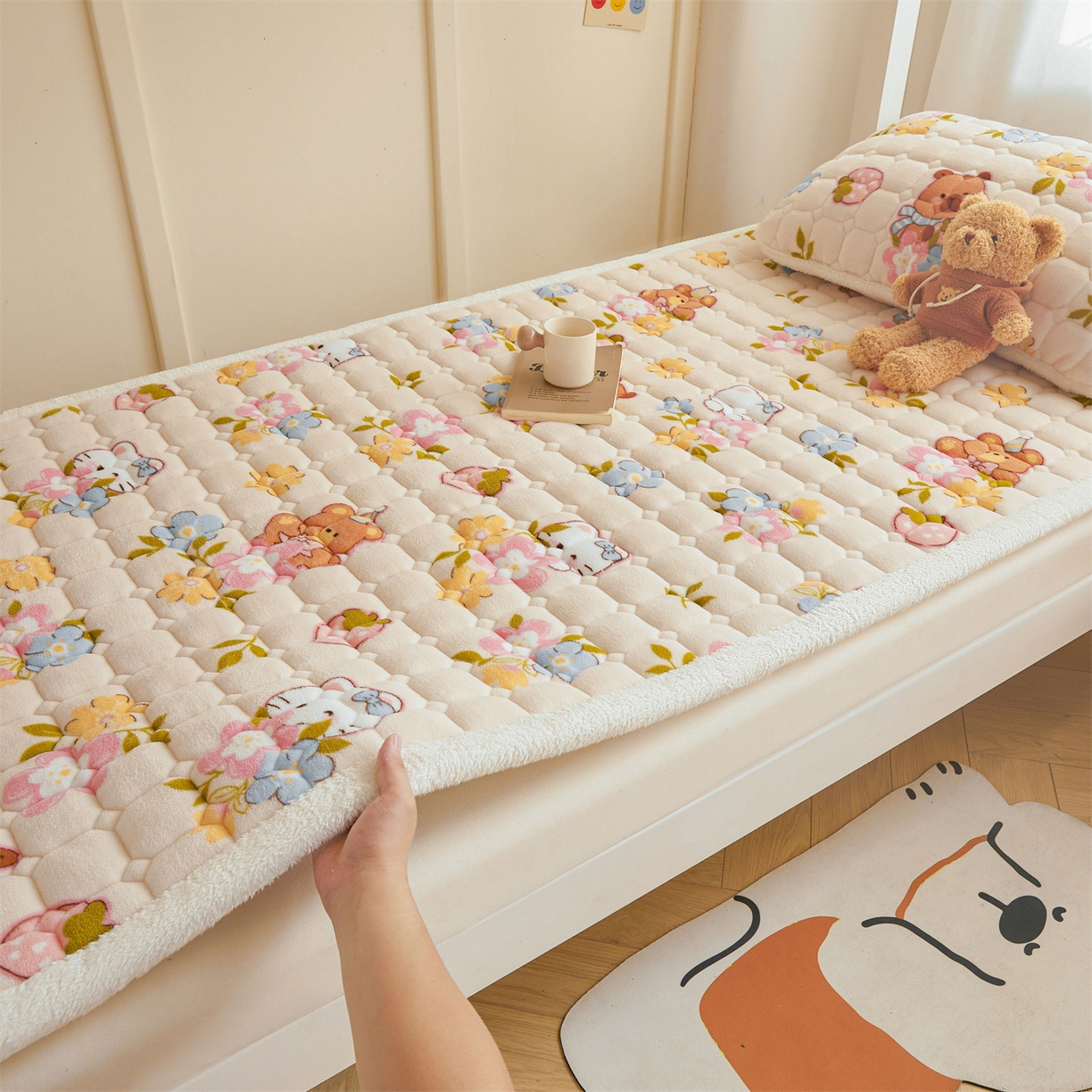 91家纺网 家纺一手货源 找家纺 雯豆家纺 2025新款牛奶绒床垫床护垫学生床褥子宿舍印花床褥铺底 牛奶绒床褥-彩色萌宠