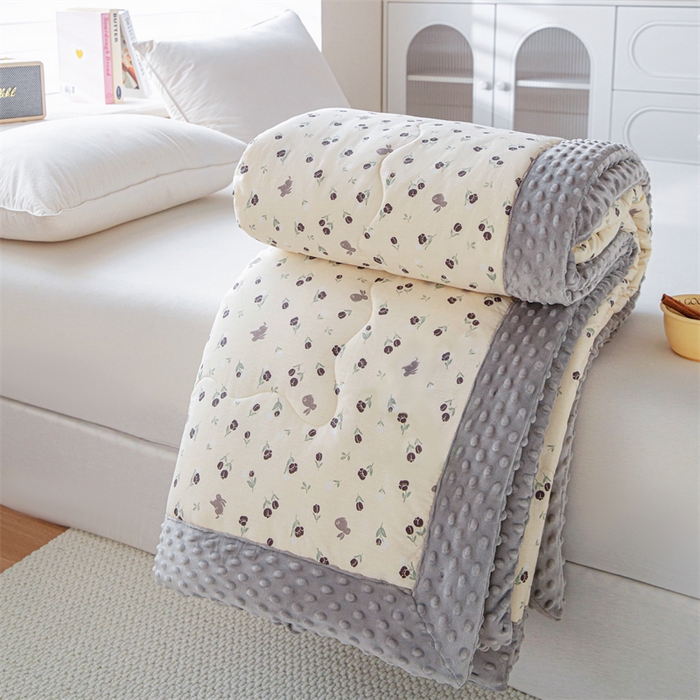 91家纺网 家纺一手货源 找家纺 柏薇 2025新款A类全棉纯棉豆豆绒被 被子被芯 哈哈兔