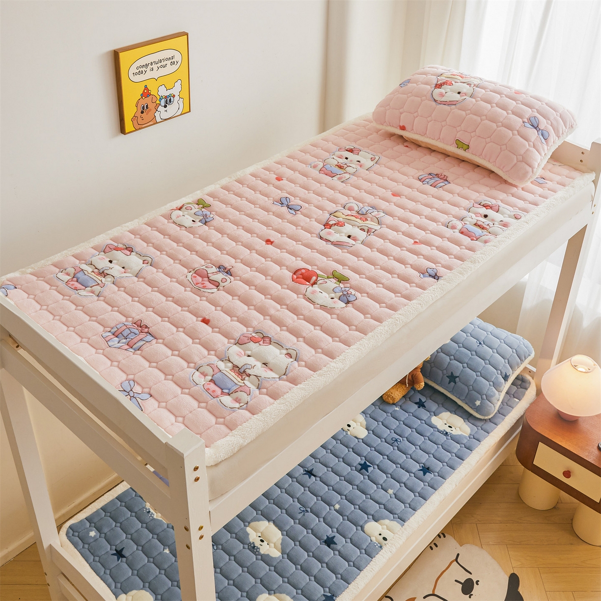 91家纺网 家纺一手货源 找家纺 雯豆家纺 2025新款牛奶绒床垫床护垫学生床褥子宿舍印花床褥铺底 牛奶绒床褥-茶杯猫咪