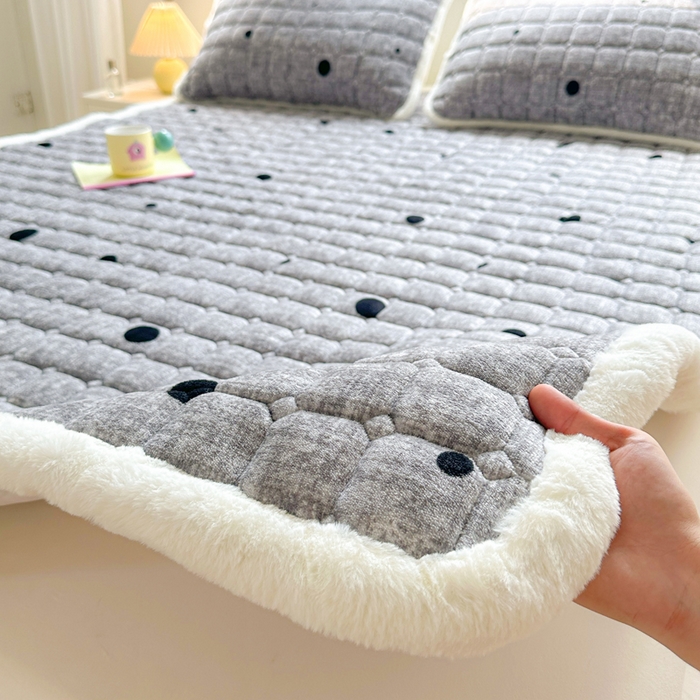 91家纺网 家纺一手货源 找家纺 （总）梵朴 2025新款印花牛奶绒床褥垫加厚珊瑚绒床褥子床垫