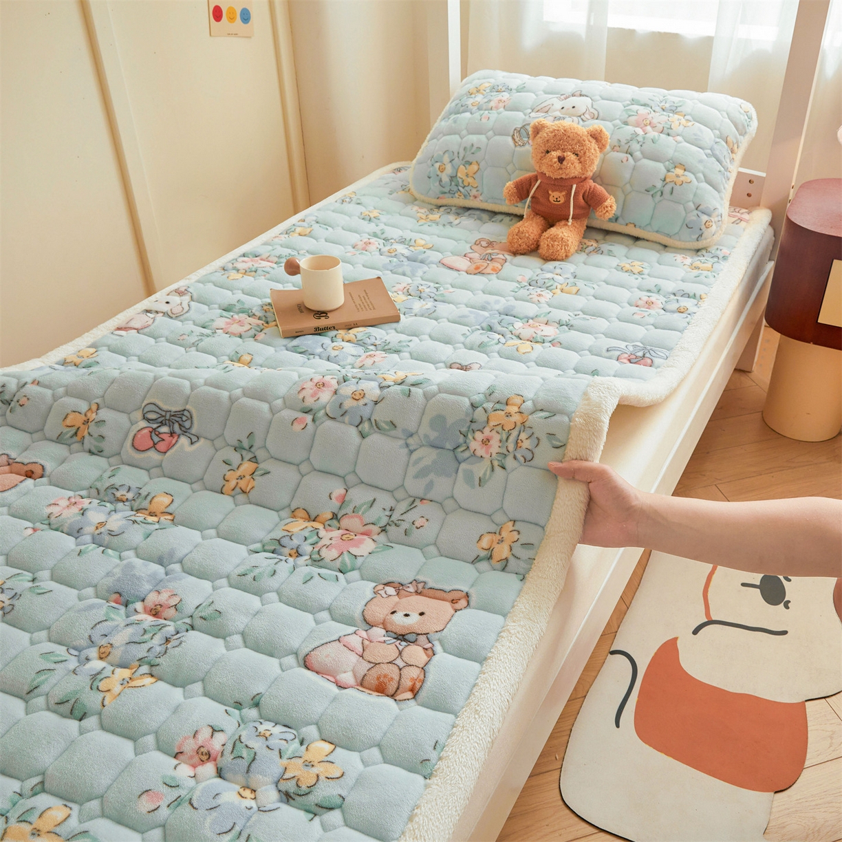 雯豆家纺 2025新款牛奶绒床垫床护垫学生床褥子宿舍印花床褥铺底 牛奶绒床褥-多彩生活