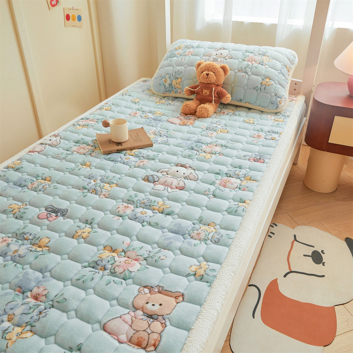 91家纺网 家纺一手货源 找家纺 雯豆家纺 2025新款牛奶绒床垫床护垫学生床褥子宿舍印花床褥铺底 牛奶绒床褥-多彩生活