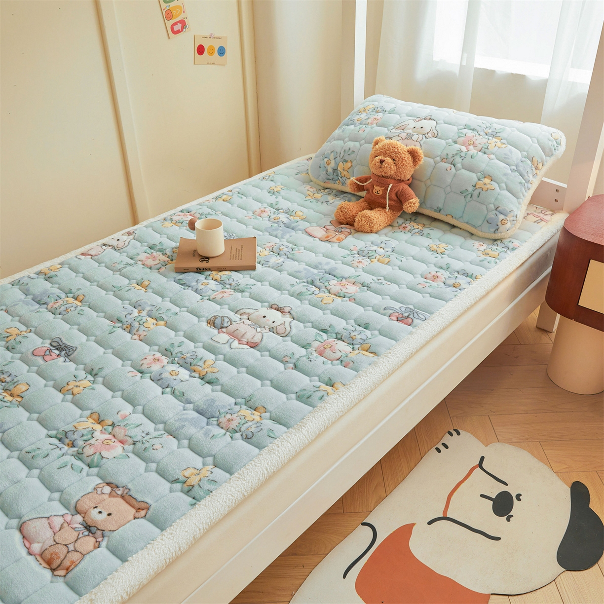 91家纺网 家纺一手货源 找家纺 雯豆家纺 2025新款牛奶绒床垫床护垫学生床褥子宿舍印花床褥铺底 牛奶绒床褥-多彩生活