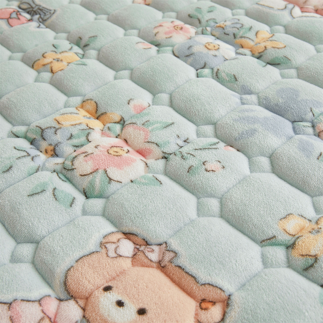 91家纺网 家纺一手货源 找家纺 雯豆家纺 2025新款牛奶绒床垫床护垫学生床褥子宿舍印花床褥铺底 牛奶绒床褥-多彩生活