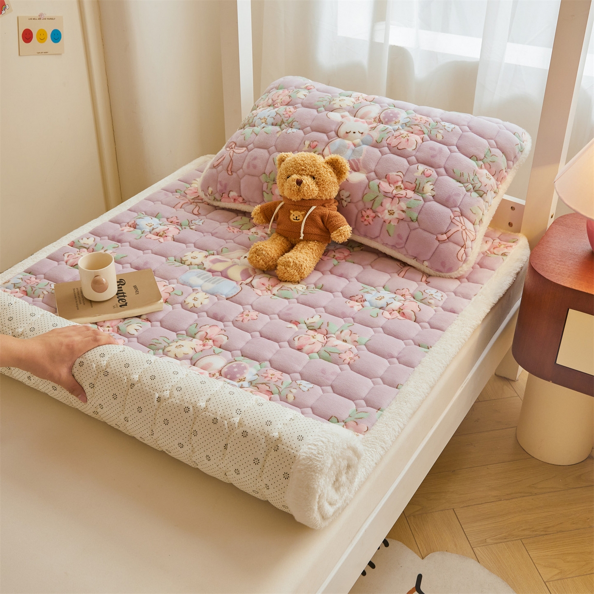 91家纺网 家纺一手货源 找家纺 雯豆家纺 2025新款牛奶绒床垫床护垫学生床褥子宿舍印花床褥铺底 牛奶绒床褥-花花仙子