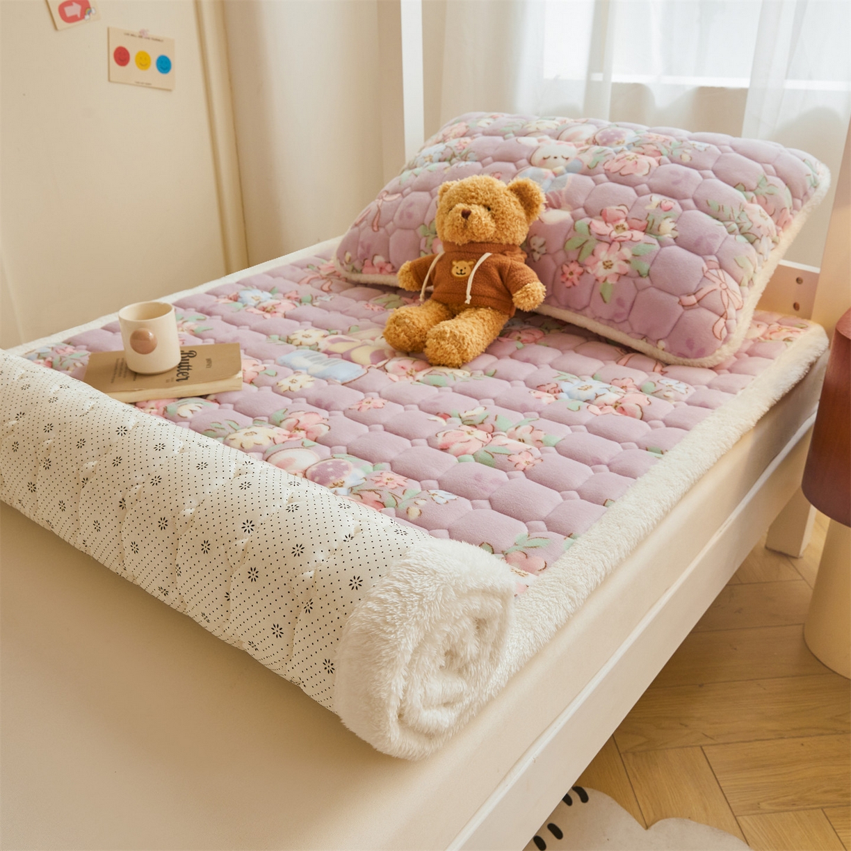 91家纺网 家纺一手货源 找家纺 雯豆家纺 2025新款牛奶绒床垫床护垫学生床褥子宿舍印花床褥铺底 牛奶绒床褥-花花仙子