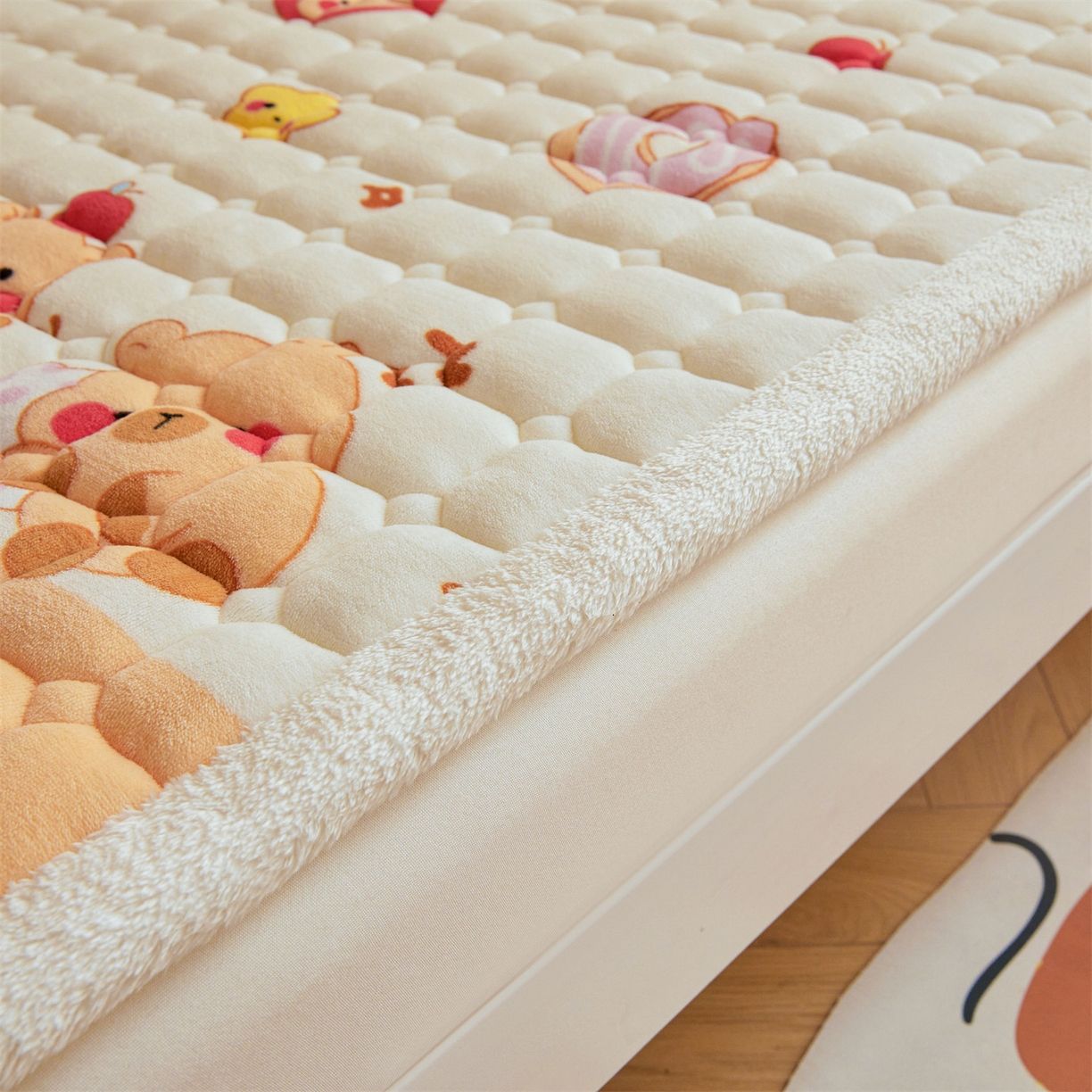 91家纺网 家纺一手货源 找家纺 雯豆家纺 2025新款牛奶绒床垫床护垫学生床褥子宿舍印花床褥铺底 牛奶绒床褥-欢乐聚会