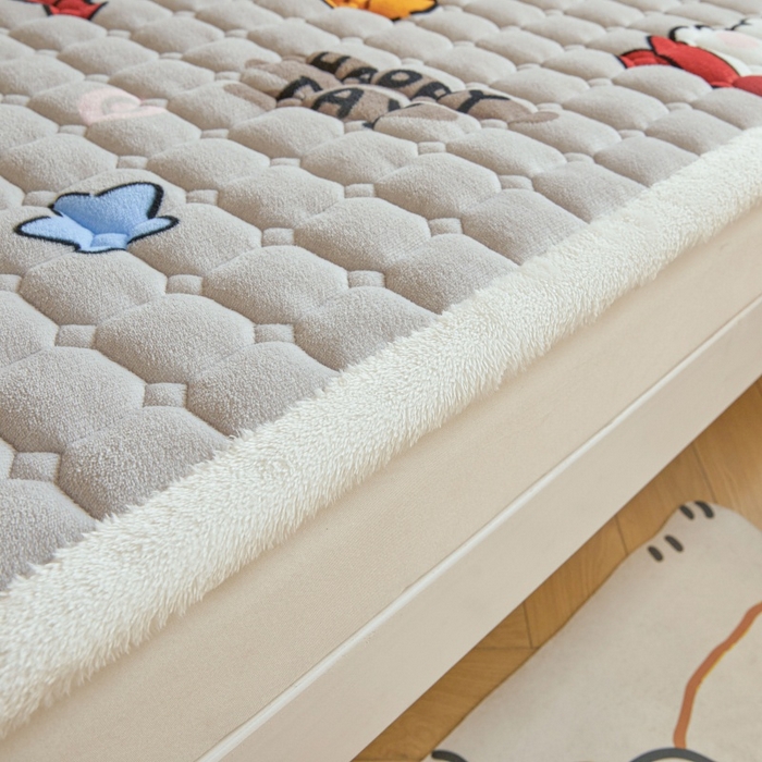 91家纺网 家纺一手货源 找家纺 雯豆家纺 2025新款牛奶绒床垫床护垫学生床褥子宿舍印花床褥铺底 牛奶绒床褥-假日小狗