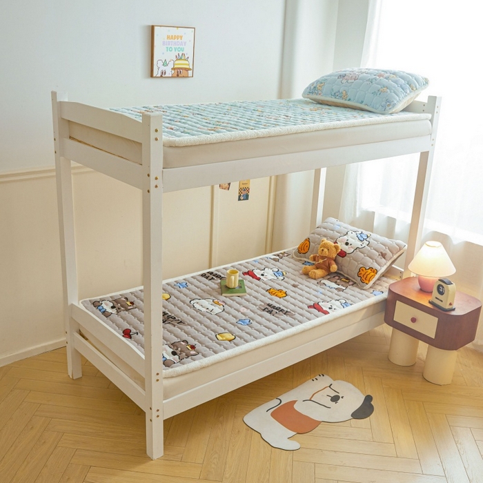 91家纺网 家纺一手货源 找家纺 雯豆家纺 2025新款牛奶绒床垫床护垫学生床褥子宿舍印花床褥铺底 牛奶绒床褥-假日小狗