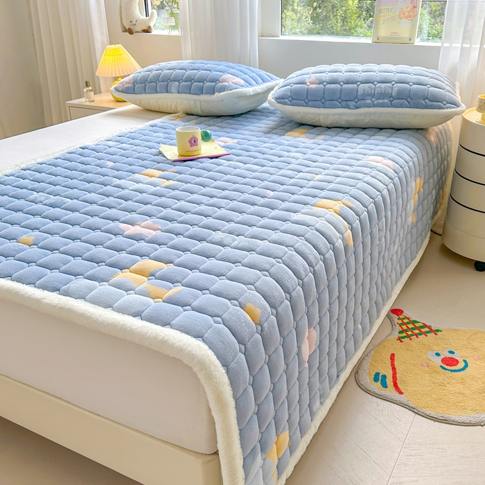 91家纺网 家纺一手货源 找家纺 梵朴 2025新款印花牛奶绒床褥垫加厚珊瑚绒床褥子床垫 星星月亮