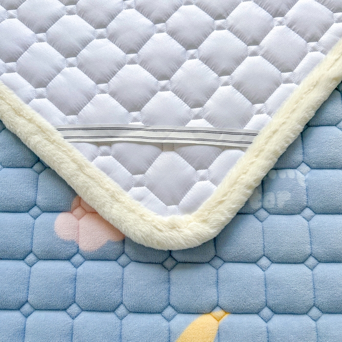 91家纺网 家纺一手货源 找家纺 梵朴 2025新款印花牛奶绒床褥垫加厚珊瑚绒床褥子床垫 星星月亮