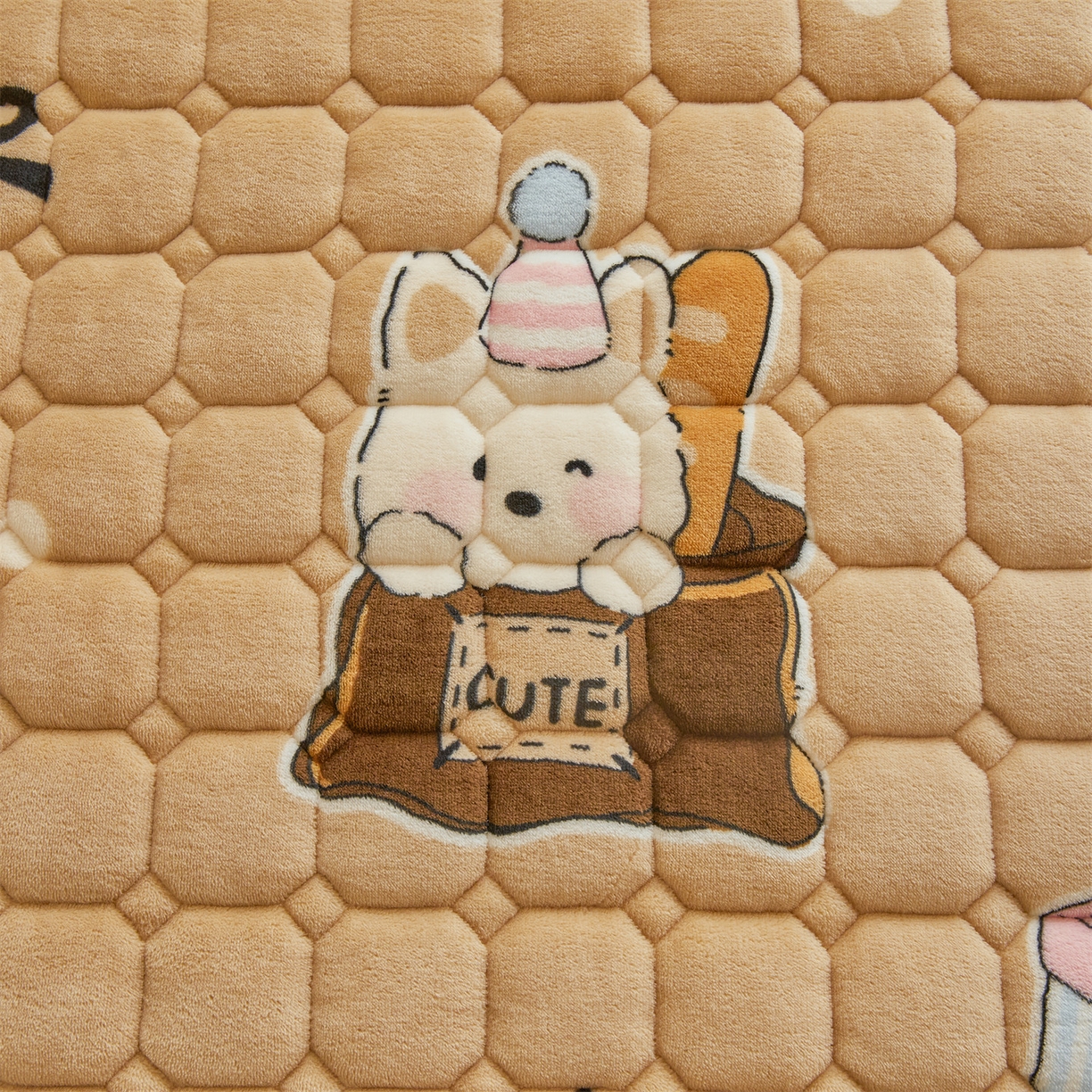 91家纺网 家纺一手货源 找家纺 雯豆家纺 2025新款牛奶绒床垫床护垫学生床褥子宿舍印花床褥铺底 牛奶绒床褥-狂欢派对