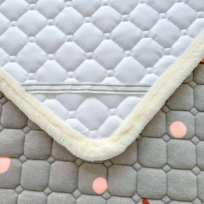 91家纺网 家纺一手货源 找家纺 梵朴 2025新款印花牛奶绒床褥垫加厚珊瑚绒床褥子床垫 爱心小熊