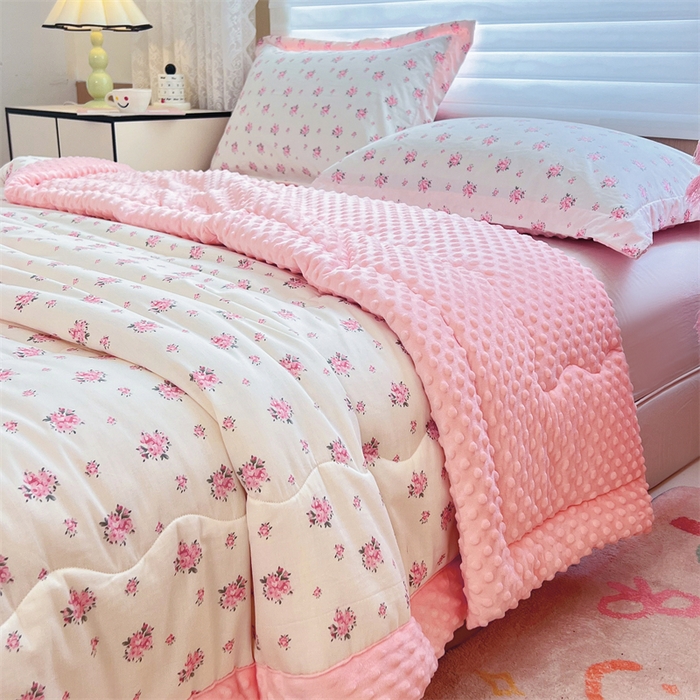 91家纺网 家纺一手货源 找家纺 柏薇 2025新款A类全棉纯棉豆豆绒被 被子被芯 桃花运