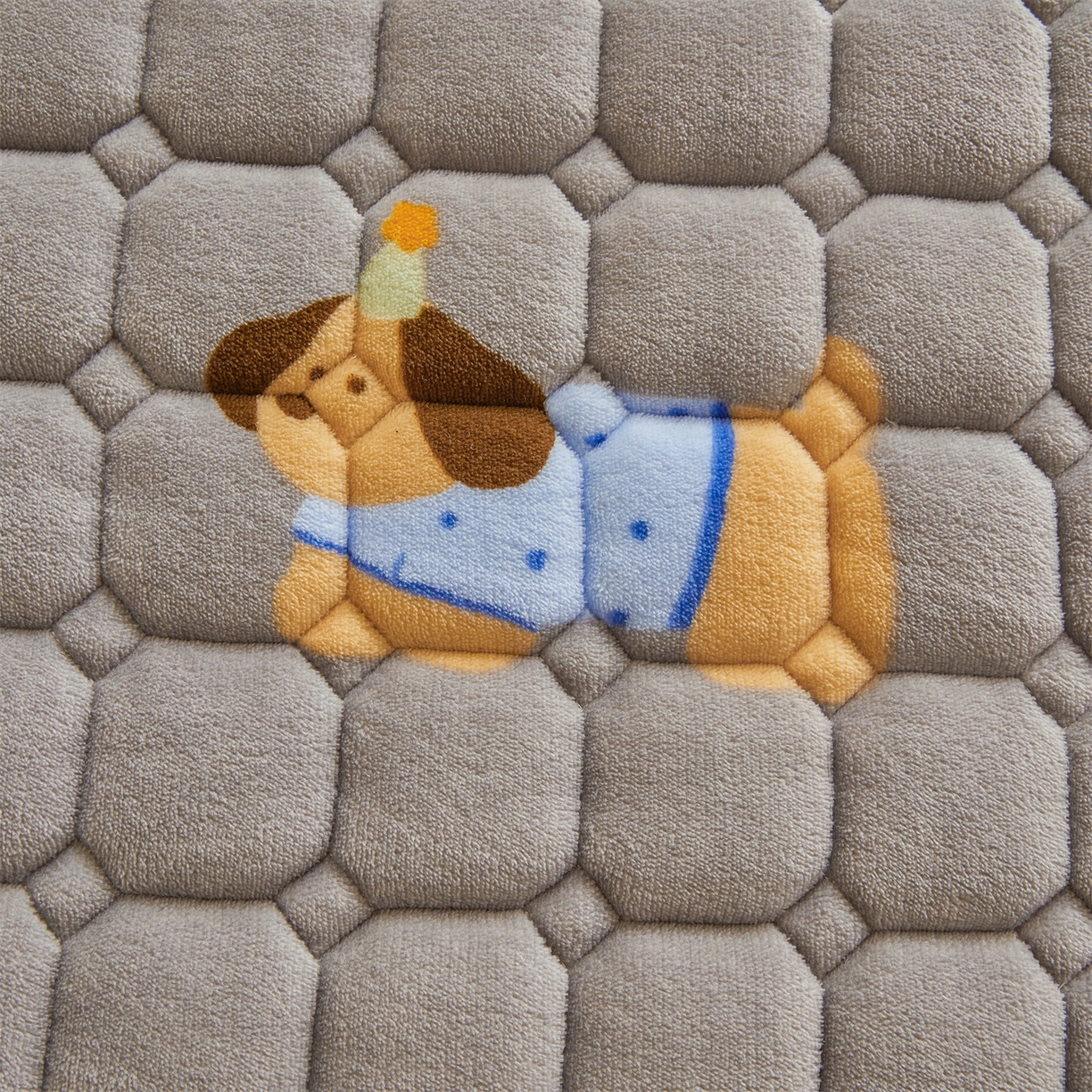 91家纺网 家纺一手货源 找家纺 雯豆家纺 2025新款牛奶绒床垫床护垫学生床褥子宿舍印花床褥铺底 牛奶绒床褥-腊肠狗