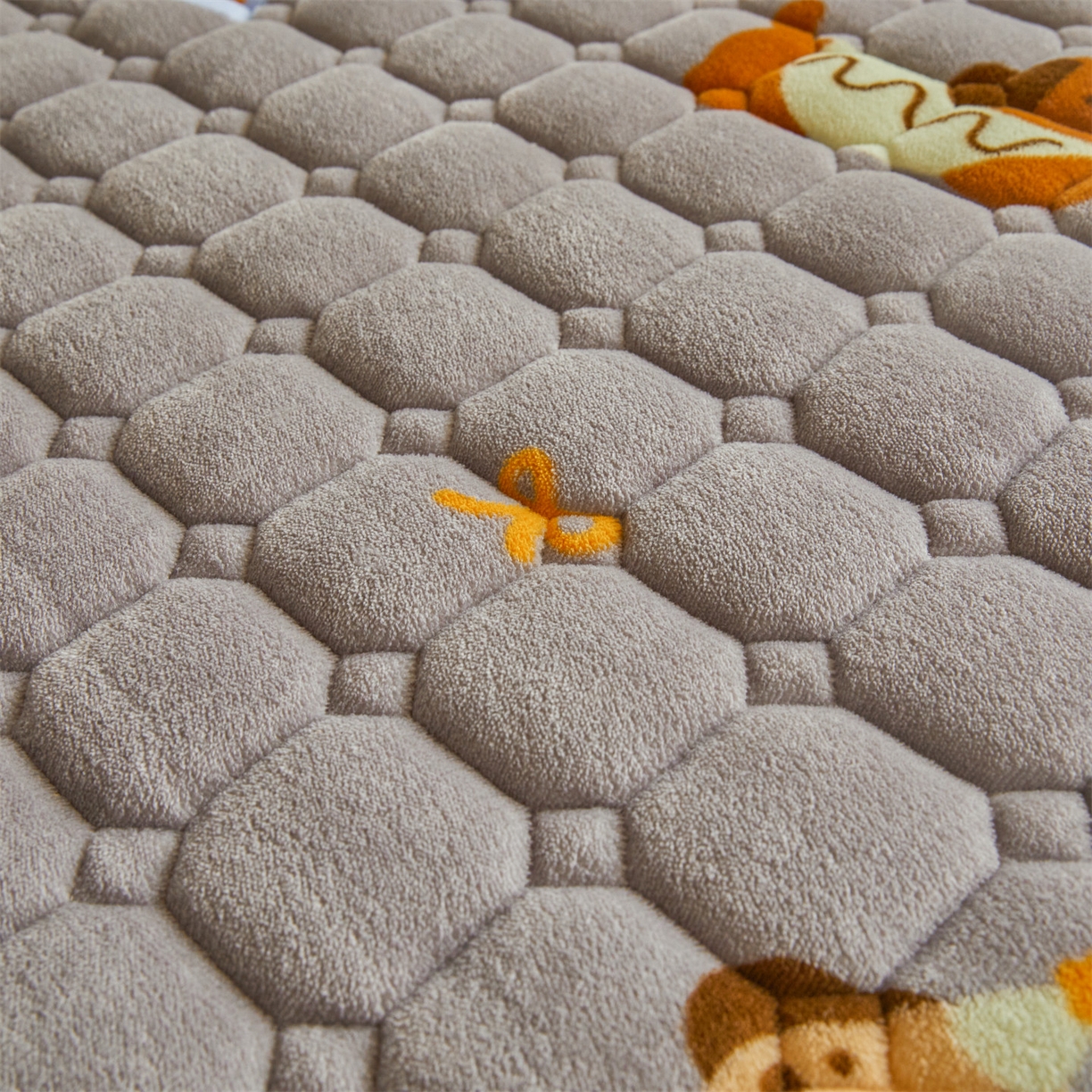 91家纺网 家纺一手货源 找家纺 雯豆家纺 2025新款牛奶绒床垫床护垫学生床褥子宿舍印花床褥铺底 牛奶绒床褥-腊肠狗