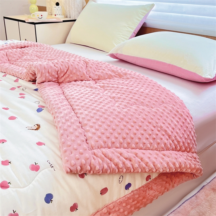 91家纺网 家纺一手货源 找家纺 柏薇 2025新款A类全棉纯棉豆豆绒被 被子被芯 桃桃