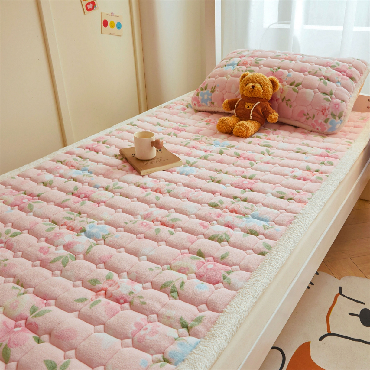 91家纺网 家纺一手货源 找家纺 雯豆家纺 2025新款牛奶绒床垫床护垫学生床褥子宿舍印花床褥铺底 牛奶绒床褥-莱茵