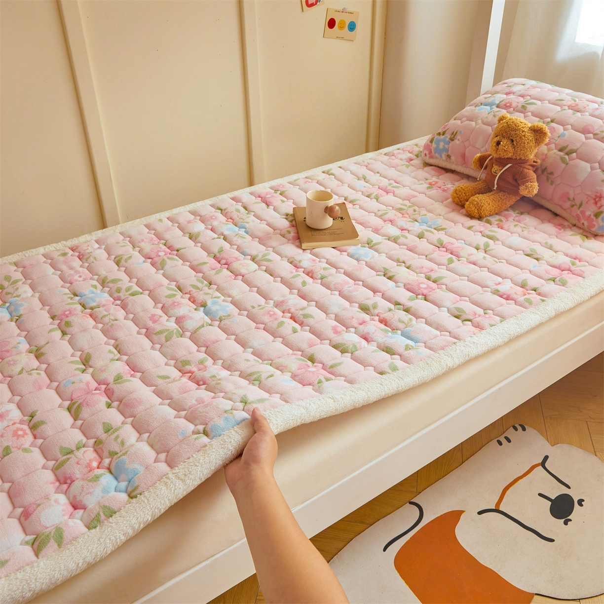 91家纺网 家纺一手货源 找家纺 雯豆家纺 2025新款牛奶绒床垫床护垫学生床褥子宿舍印花床褥铺底 牛奶绒床褥-莱茵