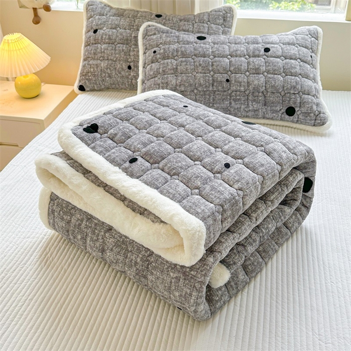 91家纺网 家纺一手货源 找家纺 梵朴 2025新款印花牛奶绒床褥垫加厚珊瑚绒床褥子床垫 波点灰