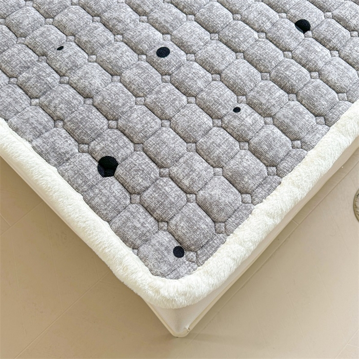 91家纺网 家纺一手货源 找家纺 梵朴 2025新款印花牛奶绒床褥垫加厚珊瑚绒床褥子床垫 波点灰