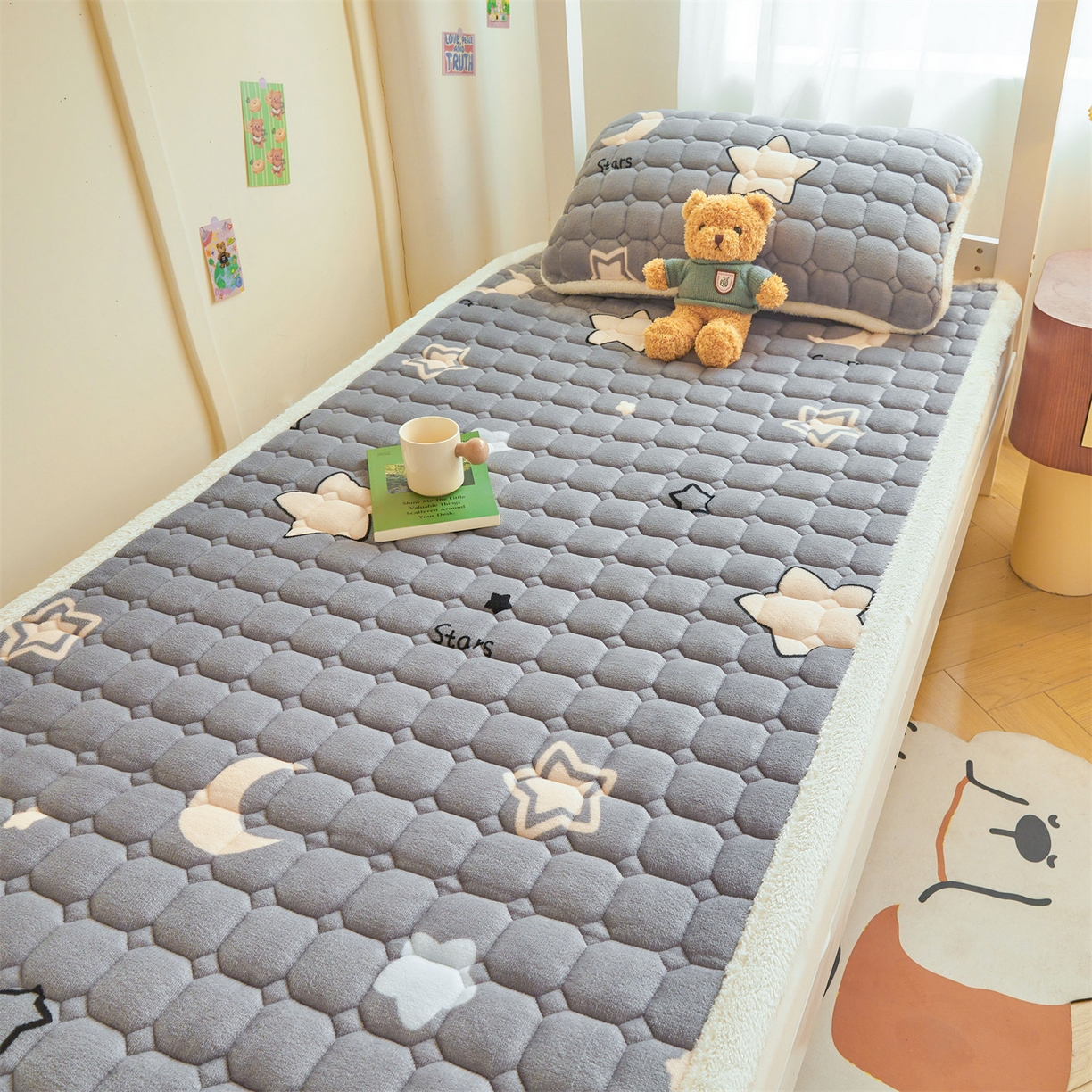 91家纺网 家纺一手货源 找家纺 雯豆家纺 2025新款牛奶绒床垫床护垫学生床褥子宿舍印花床褥铺底 牛奶绒床褥-满天星